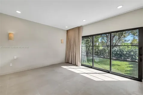 1323 Cleveland Road Miami Beach FL 33141