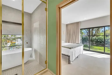 1323 Cleveland Road Miami Beach FL 33141