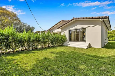 1323 Cleveland Road Miami Beach FL 33141