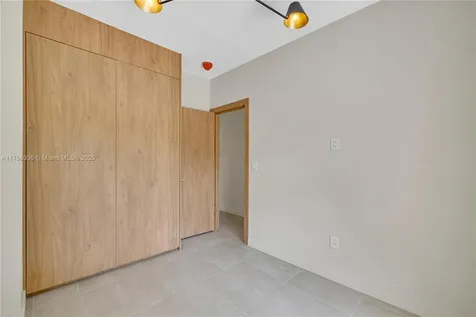 1323 Cleveland Road Miami Beach FL 33141