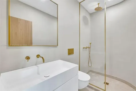 1323 Cleveland Road Miami Beach FL 33141