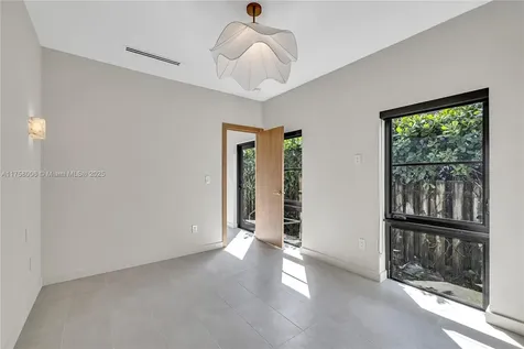 1323 Cleveland Road Miami Beach FL 33141