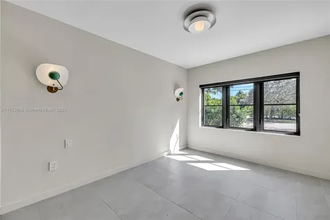 1323 Cleveland Road Miami Beach FL 33141