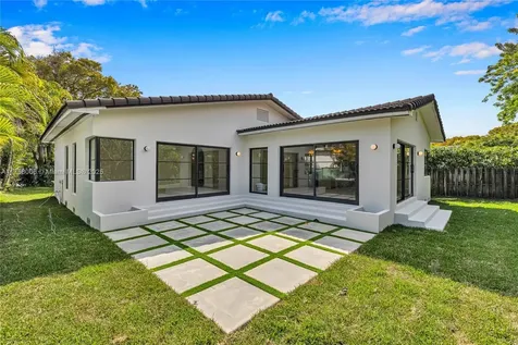 1323 Cleveland Road Miami Beach FL 33141