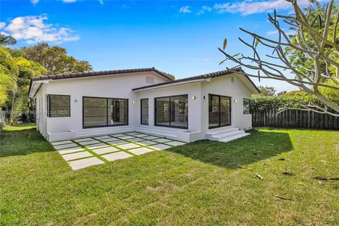 1323 Cleveland Road Miami Beach FL 33141