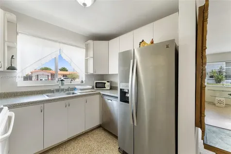 5230 SW 95th Court Miami FL 33165
