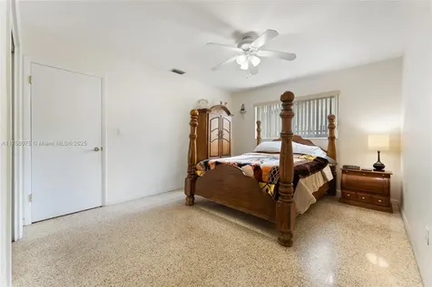 5230 SW 95th Court Miami FL 33165