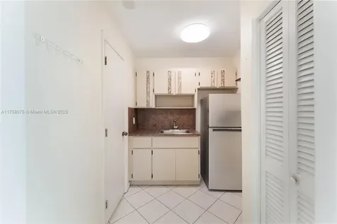 5230 SW 95th Court Miami FL 33165