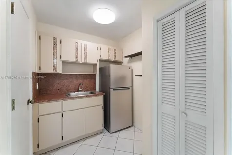 5230 SW 95th Court Miami FL 33165