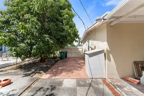 5230 SW 95th Court Miami FL 33165