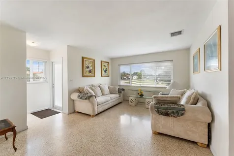 5230 SW 95th Court Miami FL 33165