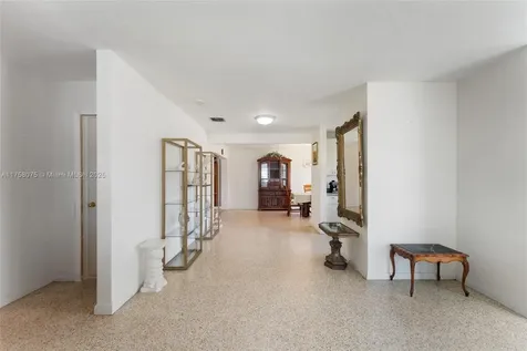 5230 SW 95th Court Miami FL 33165
