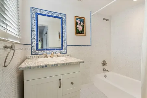 227 E Enid Drive Key Biscayne FL 33149