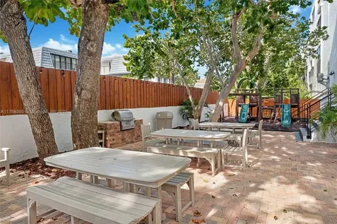 227 E Enid Drive Key Biscayne FL 33149