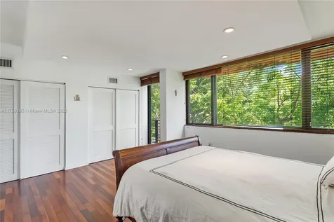 227 E Enid Drive Key Biscayne FL 33149