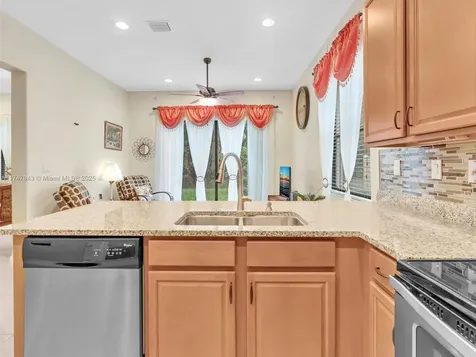 9196 SW 39th Street Miramar FL 33025