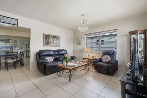 340 NW 59th Avenue Miami FL 33126
