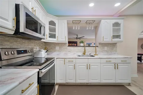 951 NW 148th Street Miami FL 33168