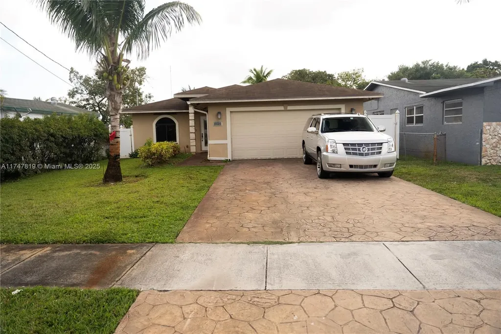 5624 SW 19th Street West Park FL 33023