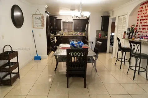 5624 SW 19th Street West Park FL 33023