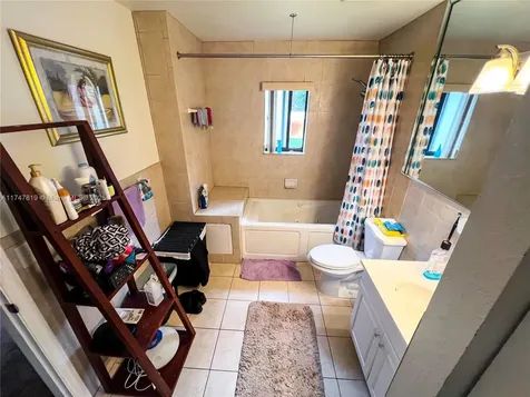 5624 SW 19th Street West Park FL 33023