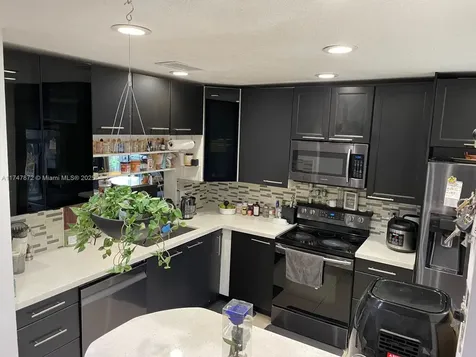 9272 NW 49th Place Sunrise FL 33351