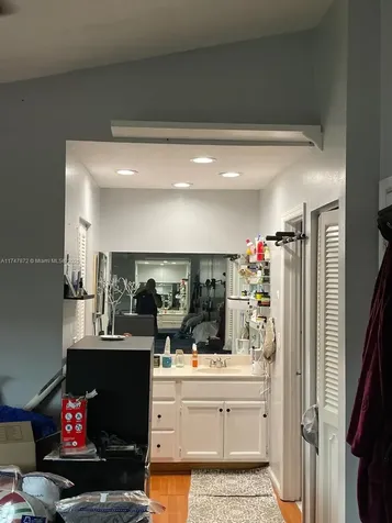 9272 NW 49th Place Sunrise FL 33351