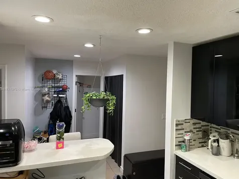 9272 NW 49th Place Sunrise FL 33351