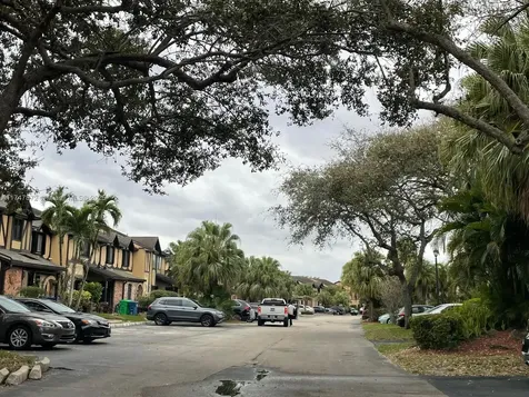 9272 NW 49th Place Sunrise FL 33351