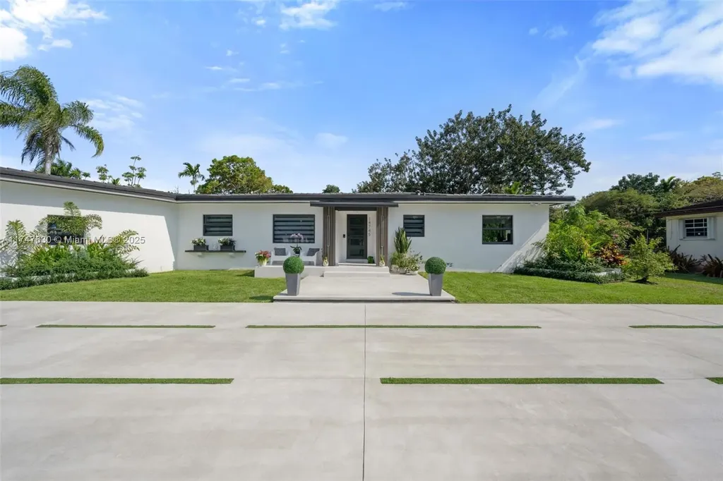14745 N Spur Drive Miami FL 33161