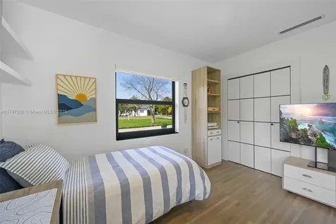 14745 N Spur Drive Miami FL 33161