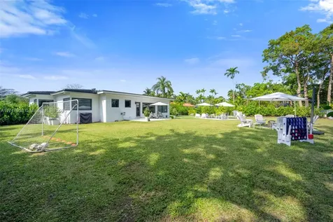 14745 N Spur Drive Miami FL 33161