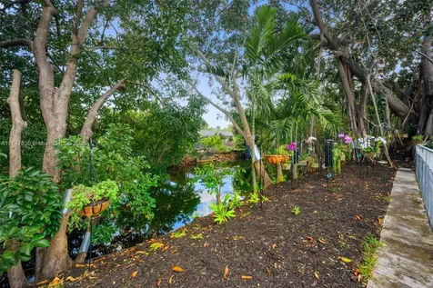 14745 N Spur Drive Miami FL 33161