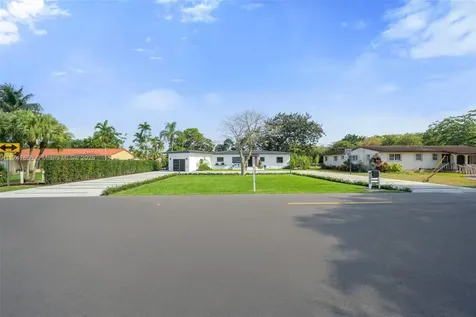 14745 N Spur Drive Miami FL 33161