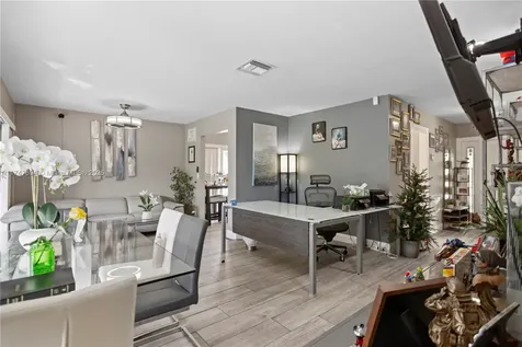 1690 Riverwood Lane Coral Springs FL 33071