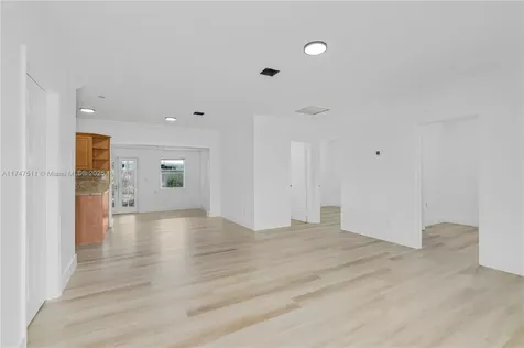 4633 SW 32nd Drive West Park FL 33023