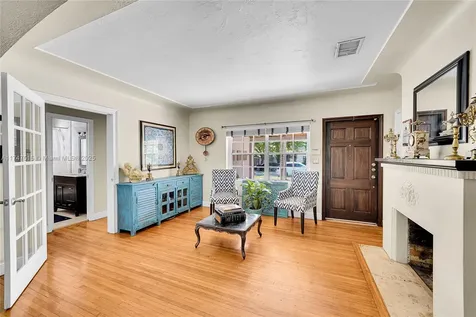 2271 SW 24th Terrace Miami FL 33145