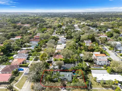 8900 NE 4th Avenue El Portal FL 33138