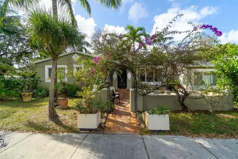8900 NE 4th Avenue El Portal FL 33138