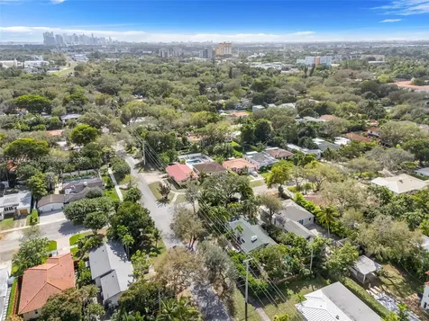 8900 NE 4th Avenue El Portal FL 33138