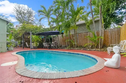 8900 NE 4th Avenue El Portal FL 33138