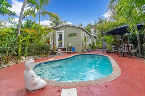 8900 NE 4th Avenue El Portal FL 33138