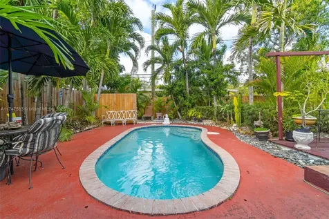 8900 NE 4th Avenue El Portal FL 33138