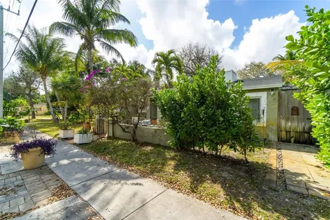 8900 NE 4th Avenue El Portal FL 33138