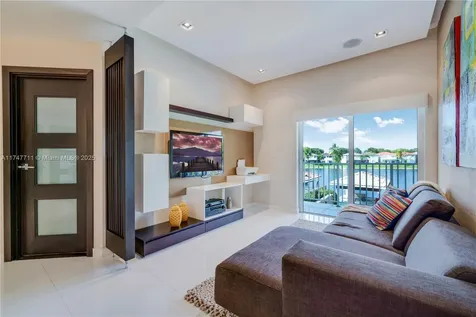 11101 NW 72nd Terrace Doral FL 33178