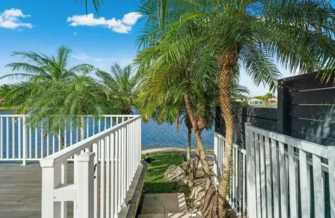 11101 NW 72nd Terrace Doral FL 33178
