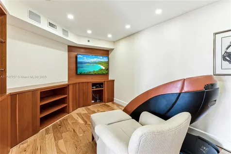 4000 Towerside Terrace Miami FL 33138