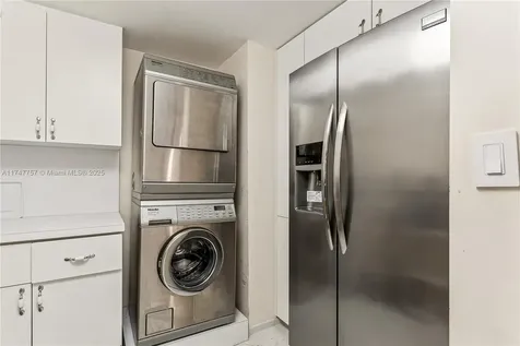 4000 Towerside Terrace Miami FL 33138
