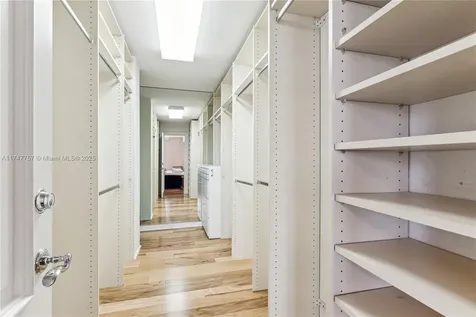 4000 Towerside Terrace Miami FL 33138