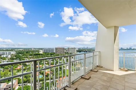 4000 Towerside Terrace Miami FL 33138